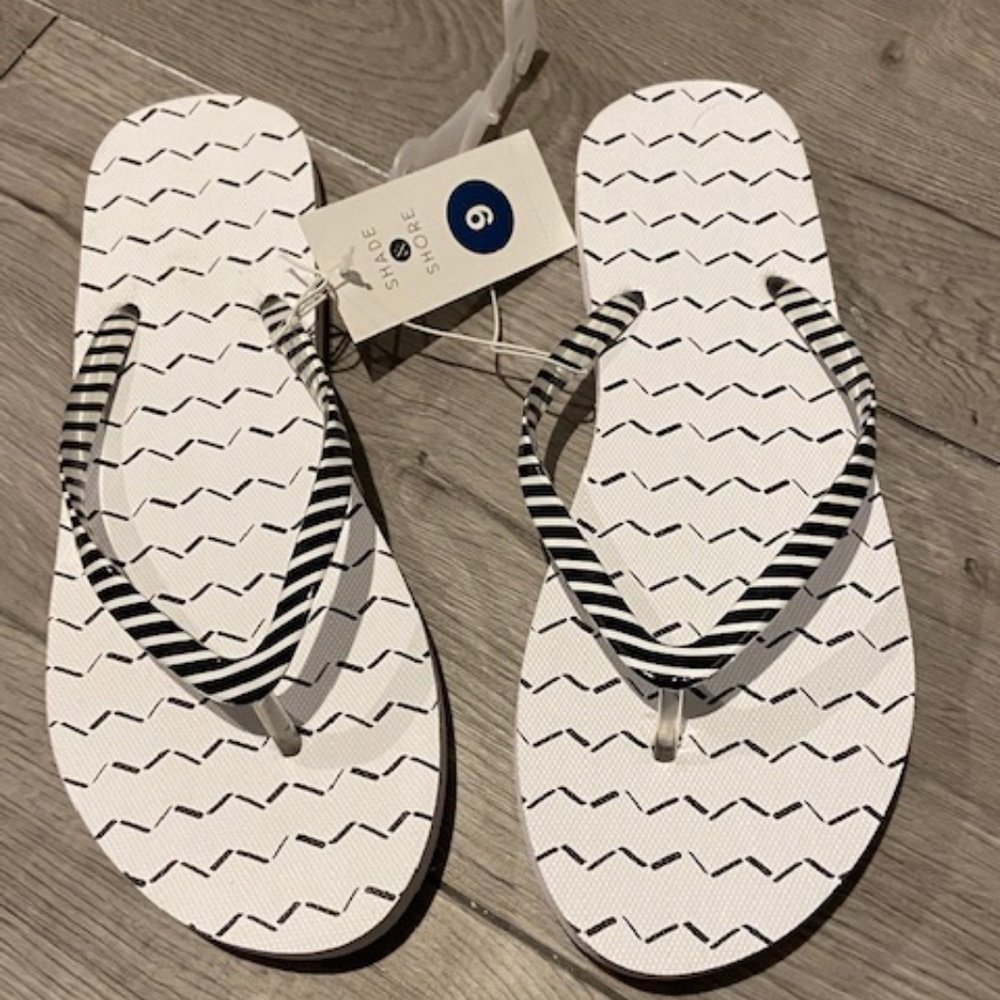 Old Navy Flip Flops